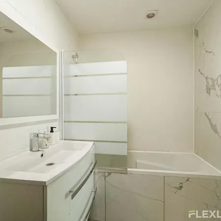 Flexliving - - Banquier Holiday home